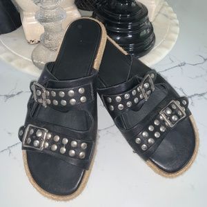 Yves Saint Laurent Sandals